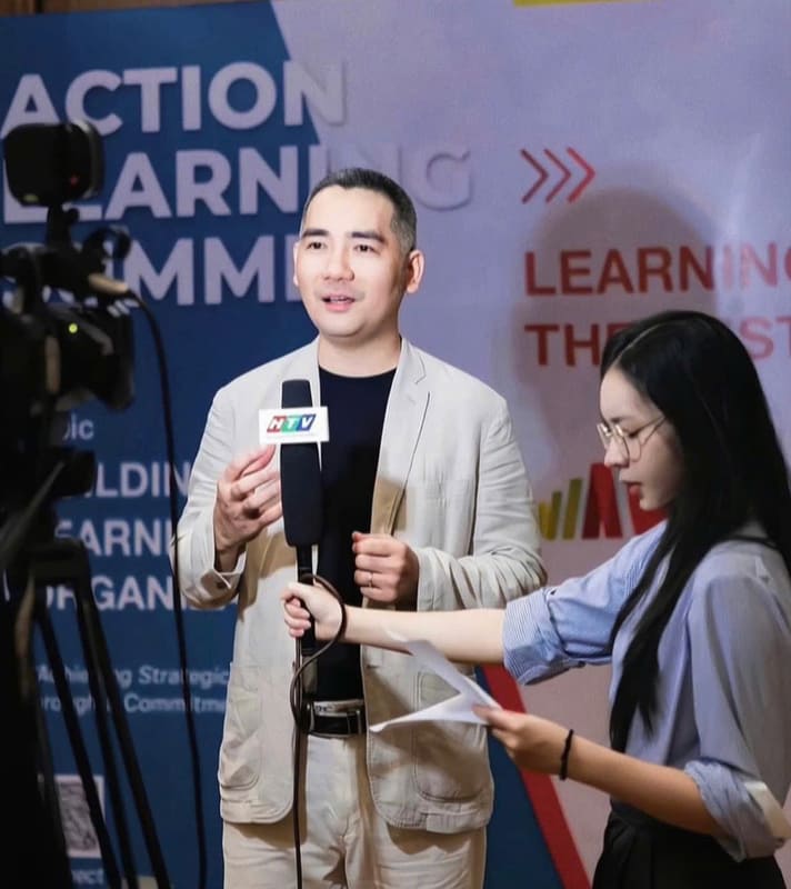 Hậu trường booking quảng cáo HTV